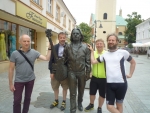 Tomek Nalepa (prezes RTR) i my przy pomniku "wujka" Tadka